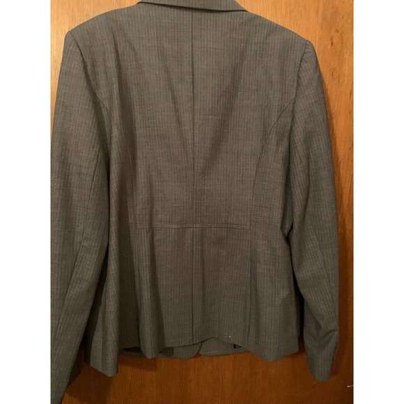 NWT LIMITED LUXE GREY PINSTRIPE SHORT BLAZER; SIZE 14 - Picture 3 of 3